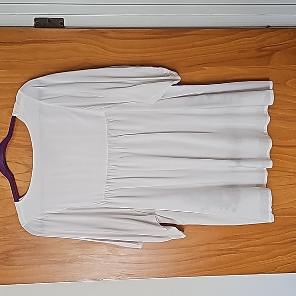 Beautiful embroidered peasant top. Size large/extra large. Very flowy and cute - Picture 5 of 5